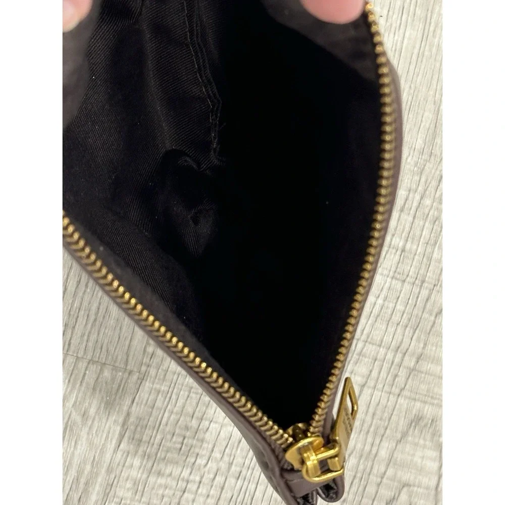 Steve Madden Makeup Wallet Pouch Zip Closure Gold Hardware‎ Logo Accent Women